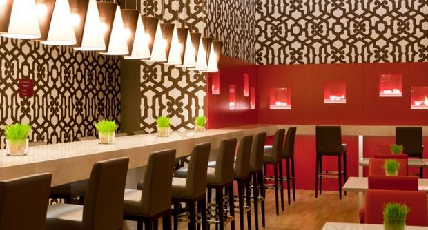 Кафе "Плаза illy" в отеле Crowne Plaza St.Petersburg Airport. Рестораны Санкт-Петербурга