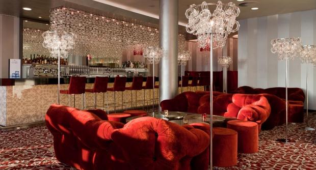 "Русский Стандарт Signature Бар" в отеле Crowne Plaza St.Petersburg Airport. Рестораны Санкт-Петербурга