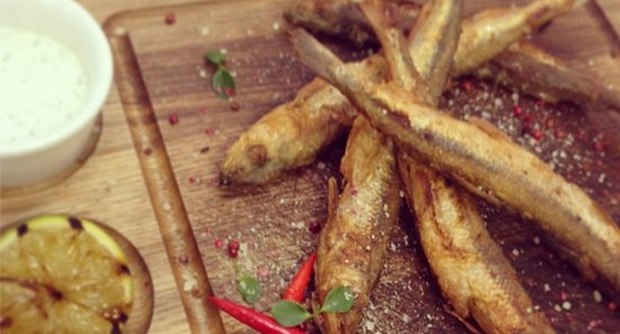 Корюшка от J. Mastafood в ресторане «Волна». Рестораны Санкт-Петербурга