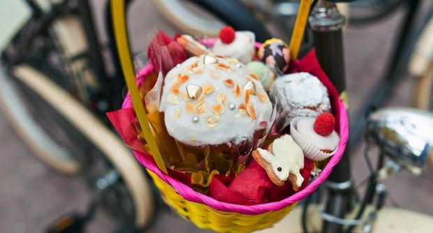 Выиграй "Пасхальную корзину" от ресторана James Cook и полное собрание справочников Resto. Рестораны Санкт-Петербурга