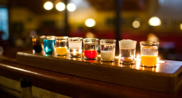 Шот-сет United Colors of Absolut в James Cook. Рестораны Санкт-Петербурга