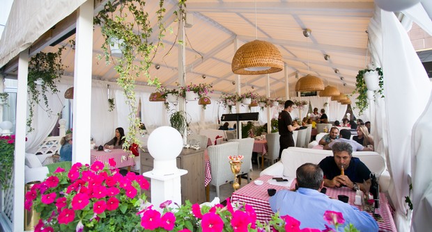 Летний сезон в ресторанах "Якитория" & Mojo. Рестораны Санкт-Петербурга