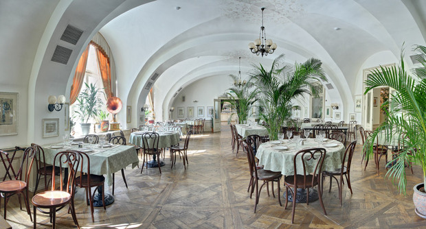 Банкетные блюда  Купеческого двора в ресторане "Русская Рюмочная №1". Рестораны Санкт-Петербурга