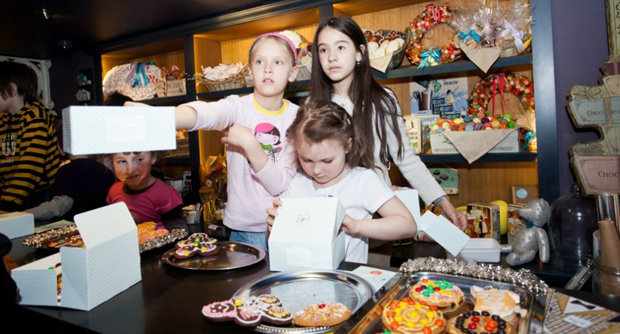 Благотворительный детский маркет 1 июня в "Любимом месте 22.13". Рестораны Санкт-Петербурга