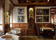 Cabinet-Portrait